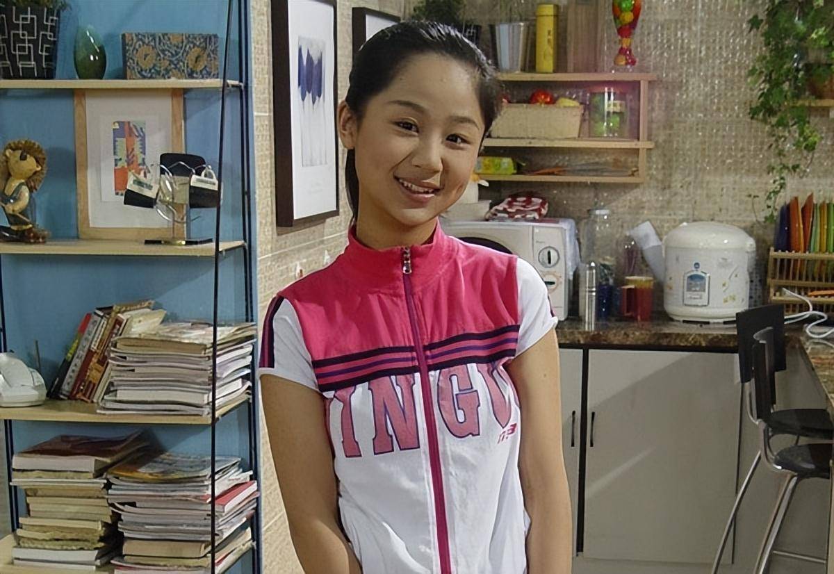 童星出生,杨紫一直给人邻家小妹的印象,《家有儿女》的小雪至今仍然是