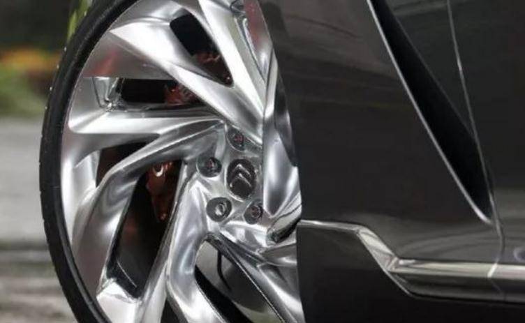 来到车子的内饰部分,雪铁龙metropolis同样不会令人失望,将会把高端