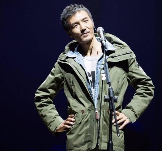 朴树离婚了,被曝恋上某一线女星,路边低调抽烟无人识,吴晓敏对她不好