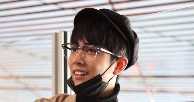 刚开始出于对肖战形象的维护只是对《下坠》不满,到后来上升到平台