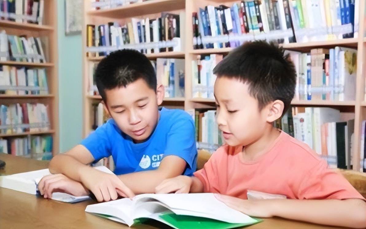 原创            小学盛行“奶屁文学”，家长看后直皱眉，尴尬到脚趾抠出三室一厅-给小学生看的音乐类视频