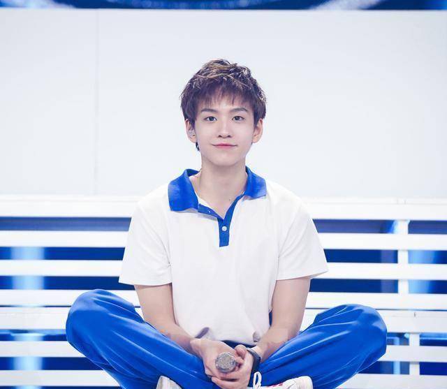 青3创4顺位未发表,c位热门余景天,刘宇就正面刚,有顶流那味了_节目