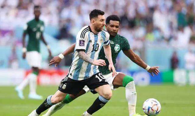 21点官宣,梅西下家尘埃落定,优先考虑家人,他做了最好的选择_球迷