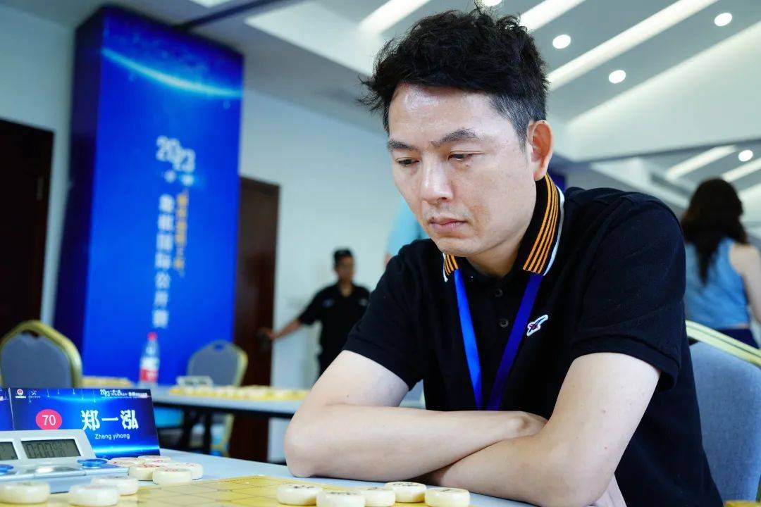 "谢侠逊棋王杯"进入尾声,"00"后程宇东挑落郑一泓特大,晋级公开组决赛