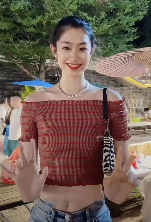 细扒之下,发现陈白兔与杨丽萍的渊源由来已久.