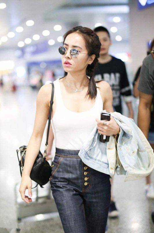 看点→蔡依林百变时尚穿搭亮点→复古感十足的喇叭裤亮点→时尚有型的