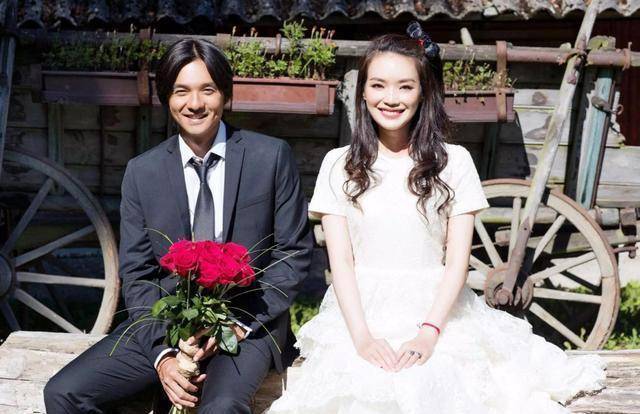 大学生江洋(鹿晗饰)追随女指挥官林澜(舒淇饰)进入了上海堡垒成为一名