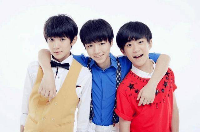 十七岁易烊千玺大展熟男魅力,深夜晒蓄须照狂吸女粉_组合_发展_tfboys