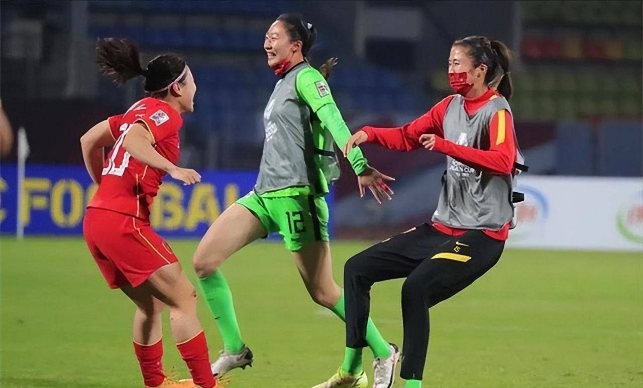 女足最美门将赵丽娜:颜值气质身材在线,1.