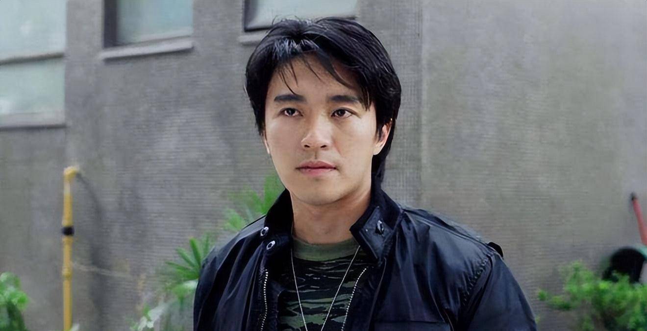 周星驰总而言之,萝卜青菜各有所爱,李成儒可以不喜欢,也可以欣赏不了