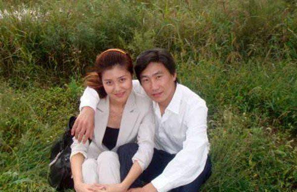 他比谢广坤还烦人,老婆是个混血大美女,赵本山重点培养的接班人_长山