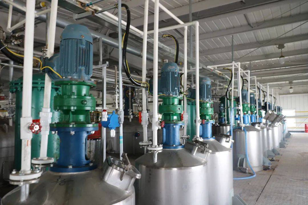 【蓝固胶业】蓝固硅酮胶,打造行业耐久新标杆!_生产_品质_产品