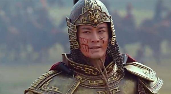 同是为冯程程打伞,周润发和黄晓明比较,网友:明星与演员的区别_许文强