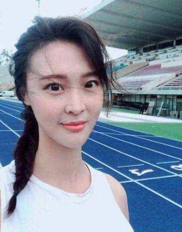 她是女排最美小将,因神似刘亦菲走红,颜值不输任何人_王雪婷_排球