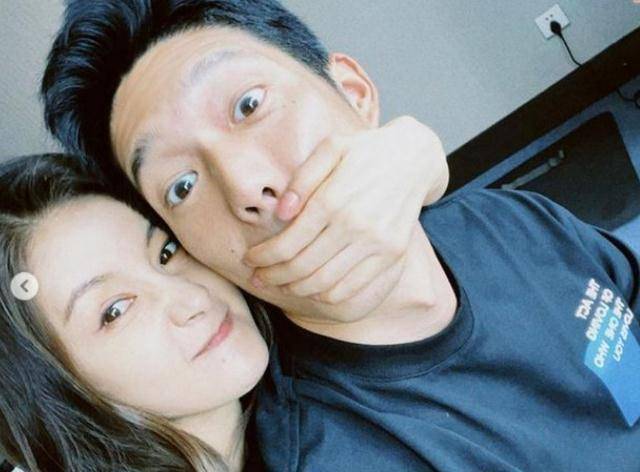王子文晒与男友贴脸合照,细看吴永恩手放在哪,感情好坏很明显_照片