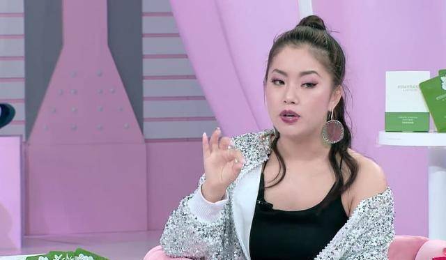 王菊称第一次见男友要化浓妆,关系熟了后再素颜,鬼