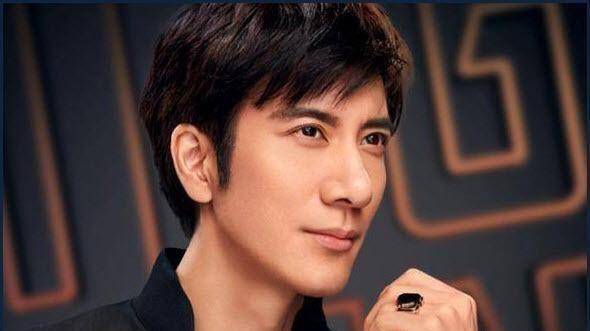 王力宏与妻子李靓蕾的恩爱场景因为爱,李靓蕾宁愿嫁给王力宏,摸出年龄