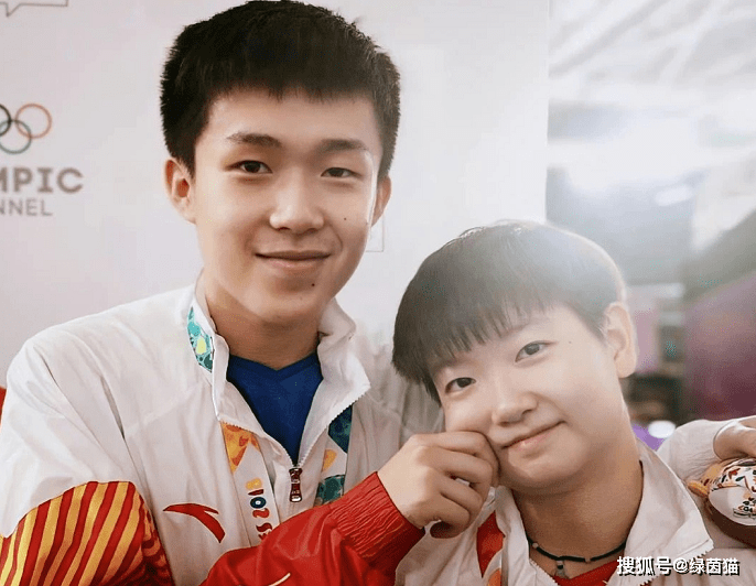 上一届国乒男团夺冠的阵容是:樊振东,林高远,王楚钦,梁靖崑和薛飞