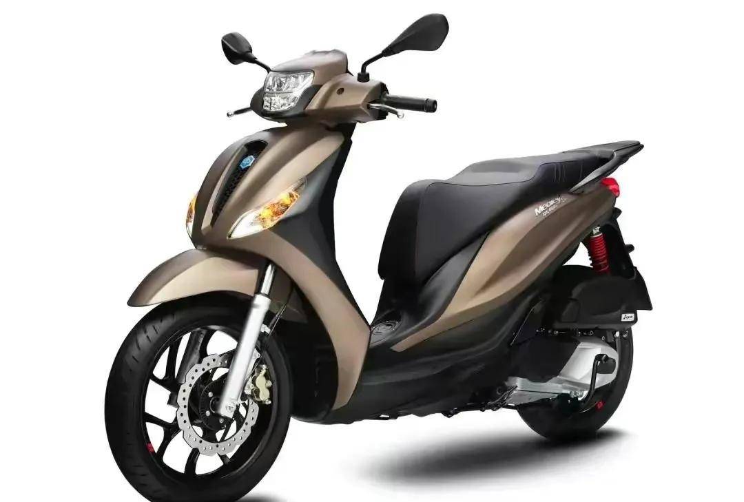 比亚乔埋地雷150换装上市,涂装抢眼,标配abs tcs