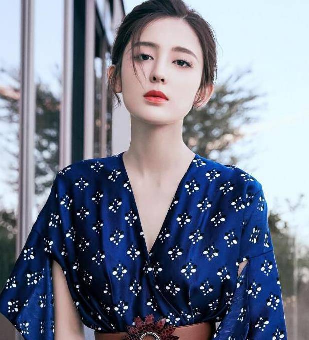 该剧《十年三月三十日》在前几天就已经上播出了,是由窦骁,古力娜扎