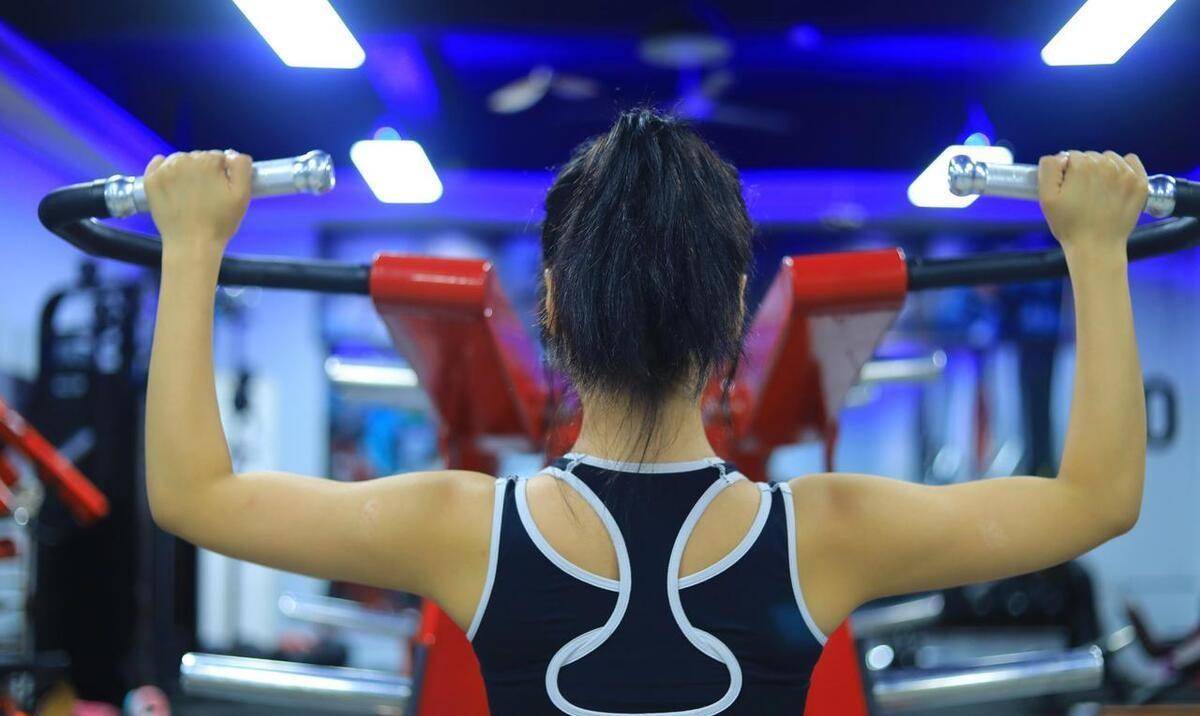 粉丝反对男艺人过度自慰的原因分析_肌肉_形象_健身