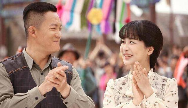 五,杨志刚霍建华与杨紫在2014年主演战争剧《战长沙》,在剧中饰演一对