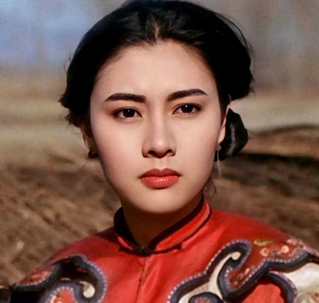 李嘉欣:雷婷婷胡慧中:李小环《方世玉续集》上映时间是1993年1月30日.