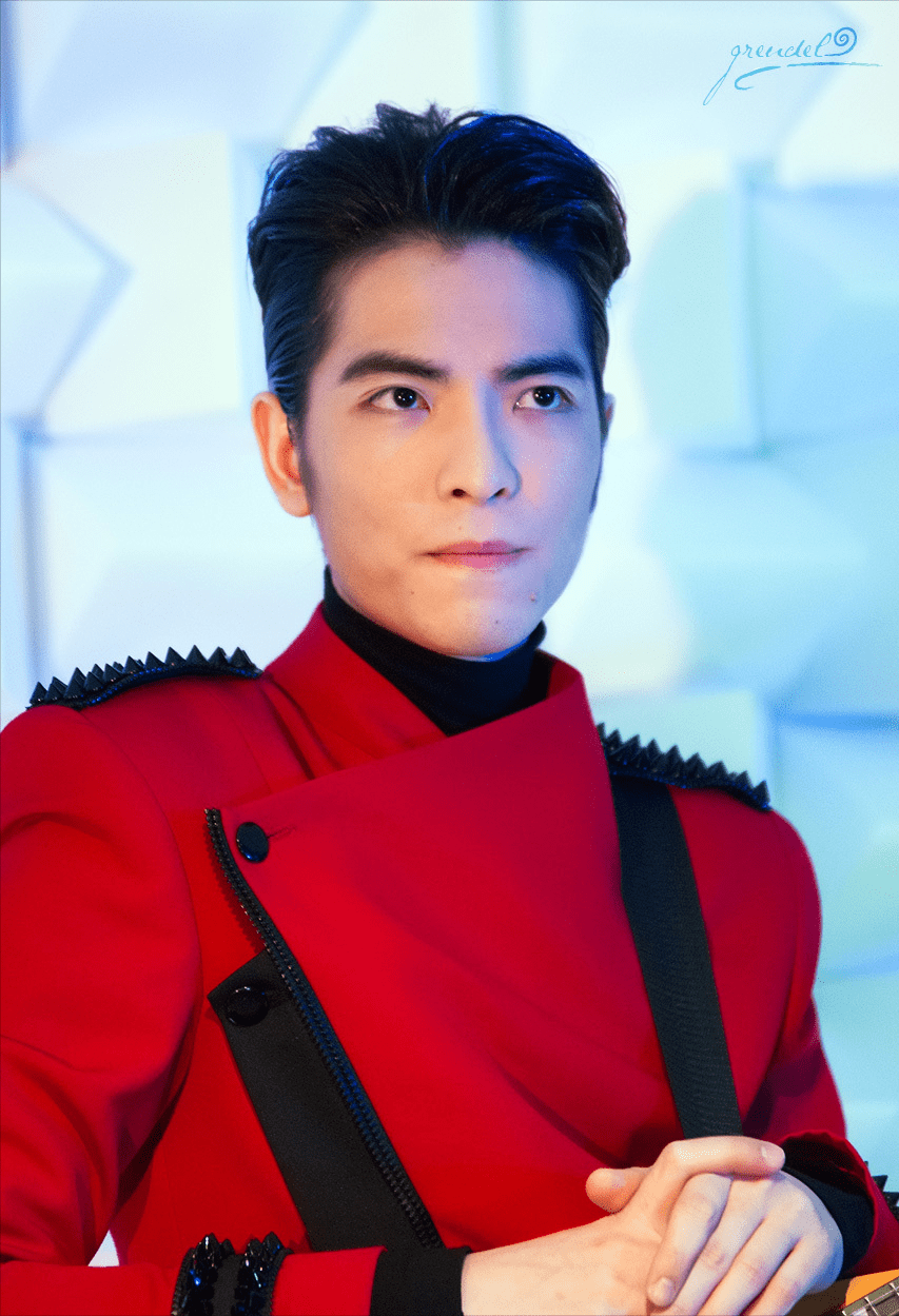 记得早年间,萧敬腾的歌还是很好听的,尤其是那一首《王妃》,萧敬腾