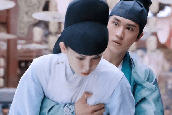 在拍摄《你是我的命中注定》时,和小25岁女演员拍了一场超长的吻戏