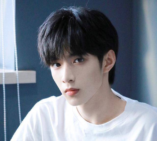 杨幂要霸屏,王一博被上面认可,刘耀文拿到偶像剧资源_态度_生活_作品