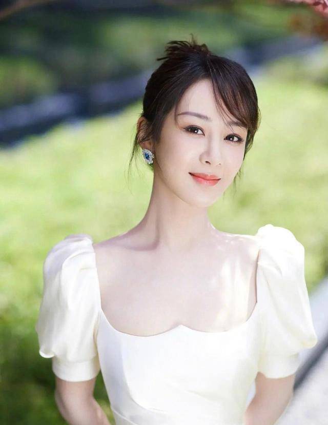 央视五四晚会:龚俊首登央视,杨紫气质提升,张艺兴成唯一独唱_刘宇宁