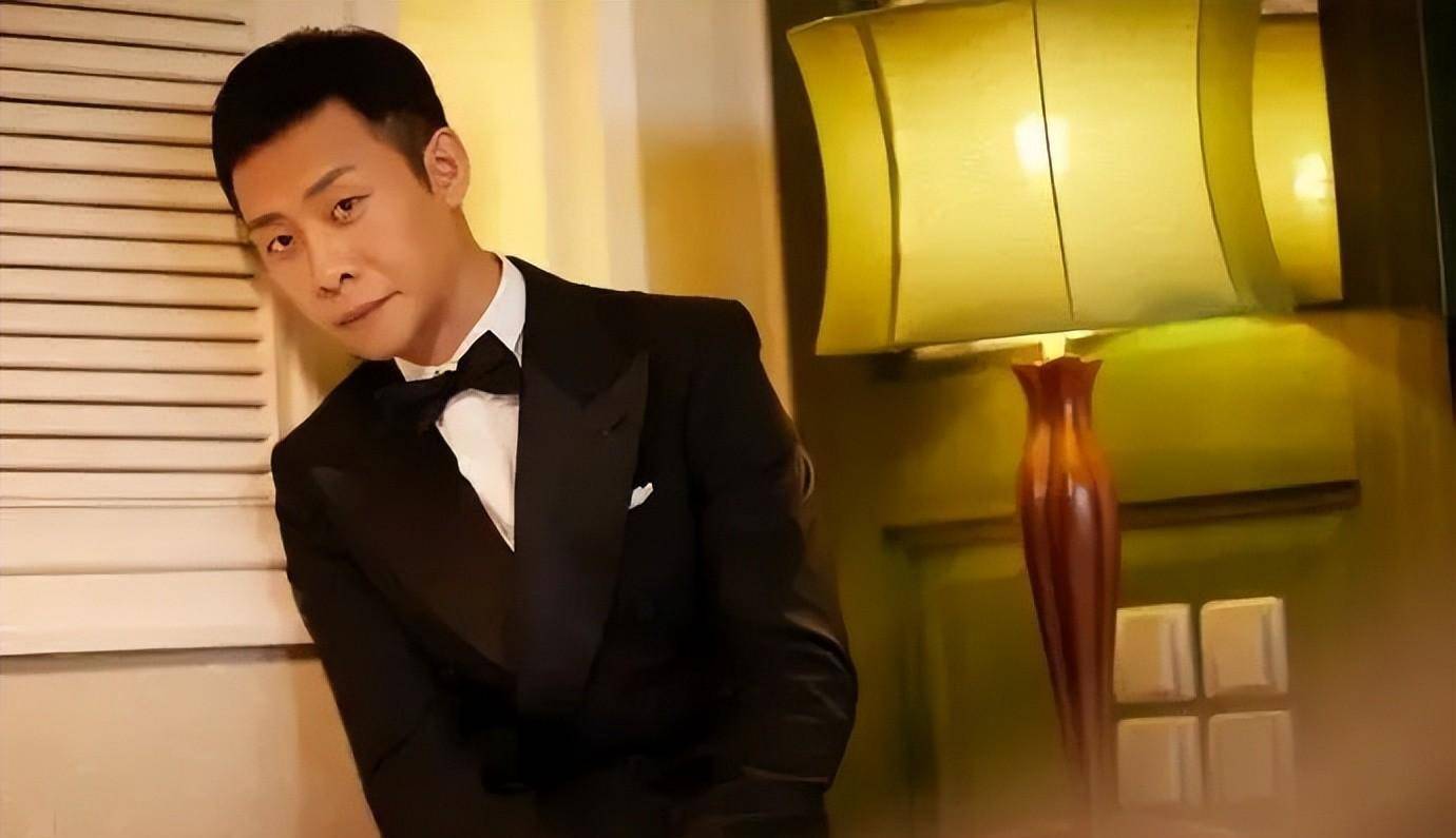 2006年,他又去了胡玫导演的《乔家大院》里"打酱油",当时胡玫和他说:"