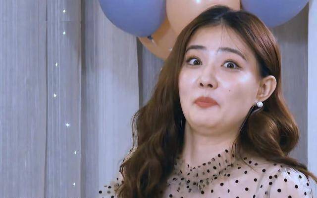 徐璐不顾镜头"惊现"双下巴?