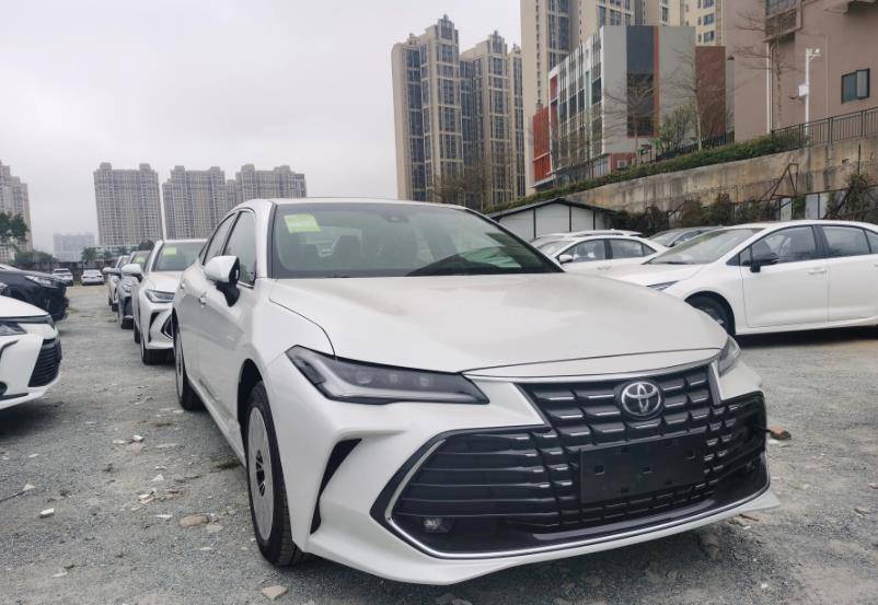 2022款丰田"亚洲龙"正式抵达4s店,颜值提升明显,换国产引擎!