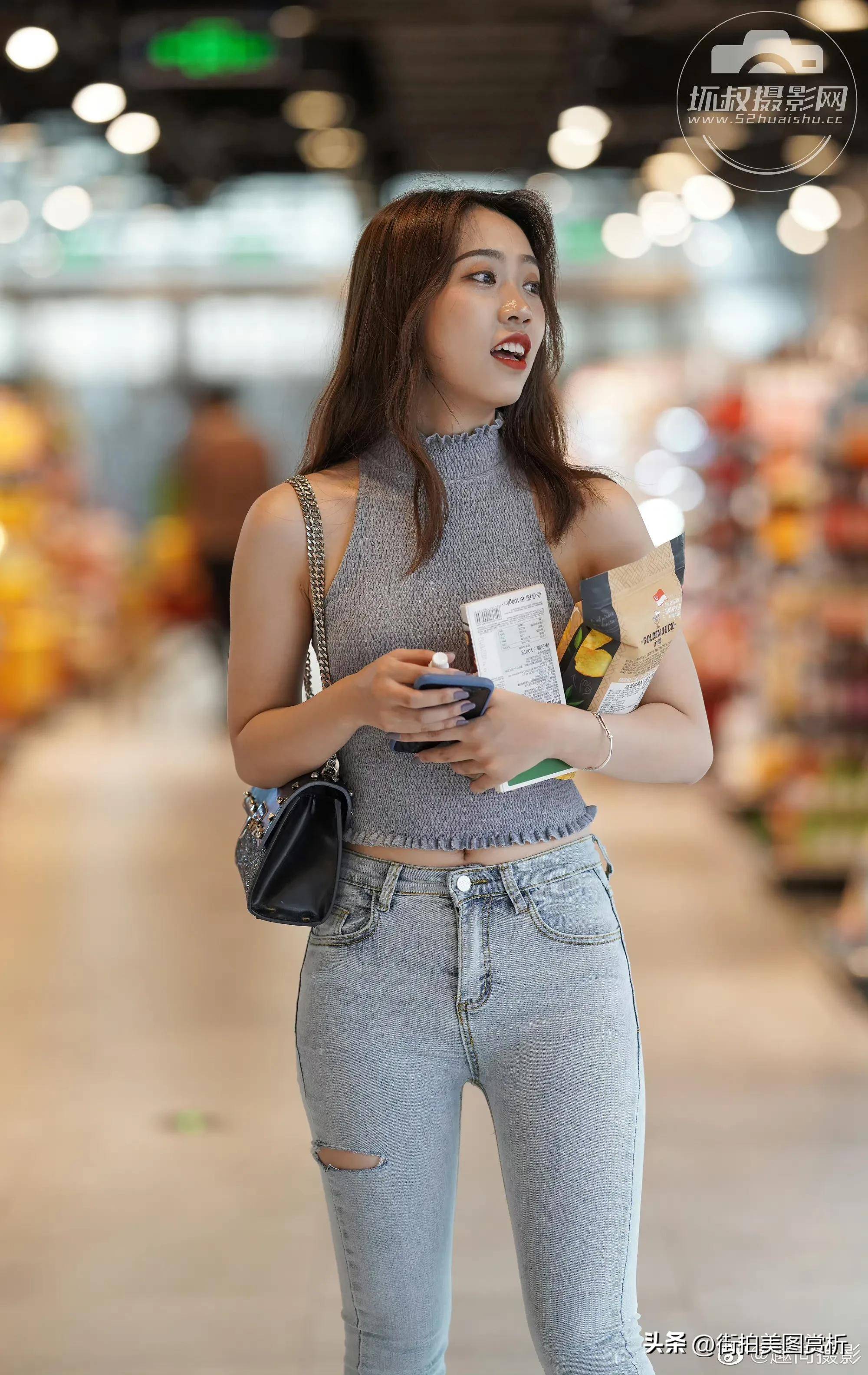 腿型饱满的女生这么穿牛仔裤美呆了_身材_裙装_曲线