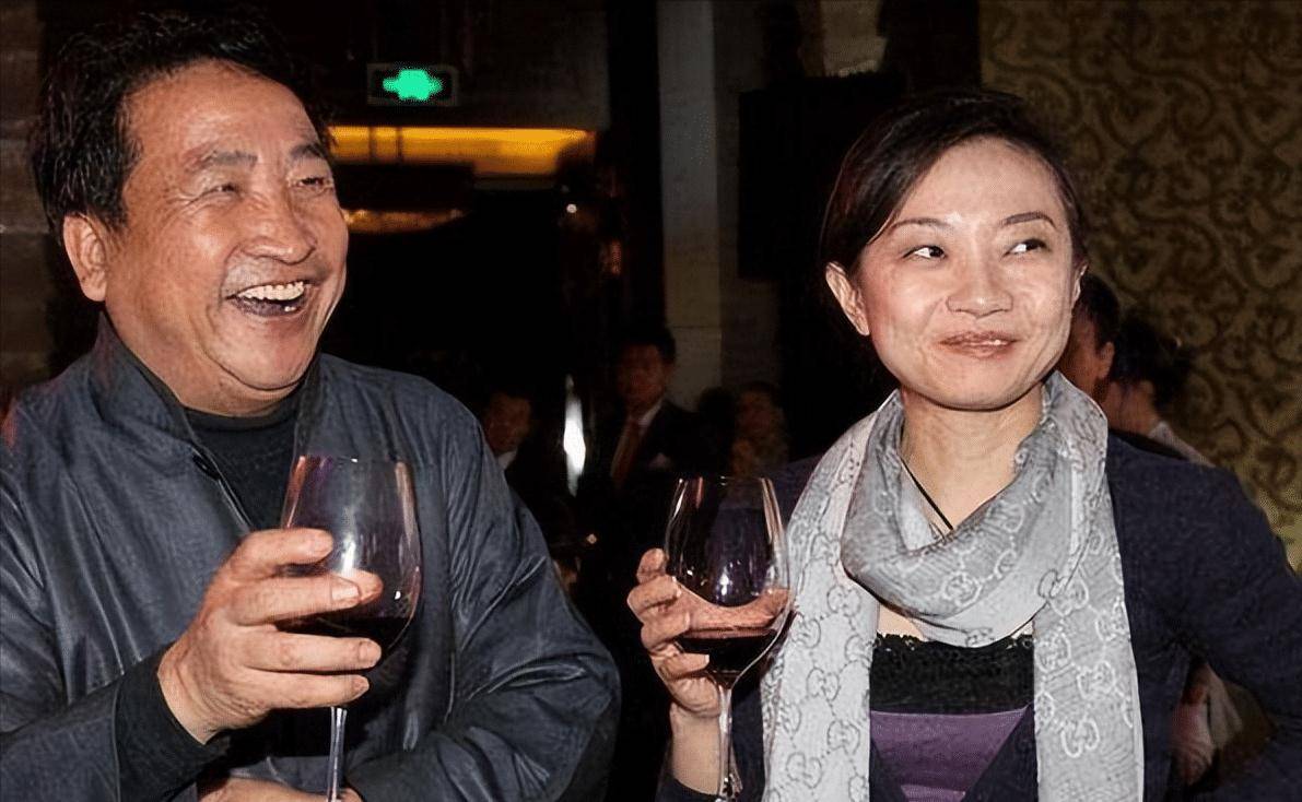 姜昆:掐断女儿明星梦,对养子视如己出,如今两孩子成他的骄傲_姜河_小