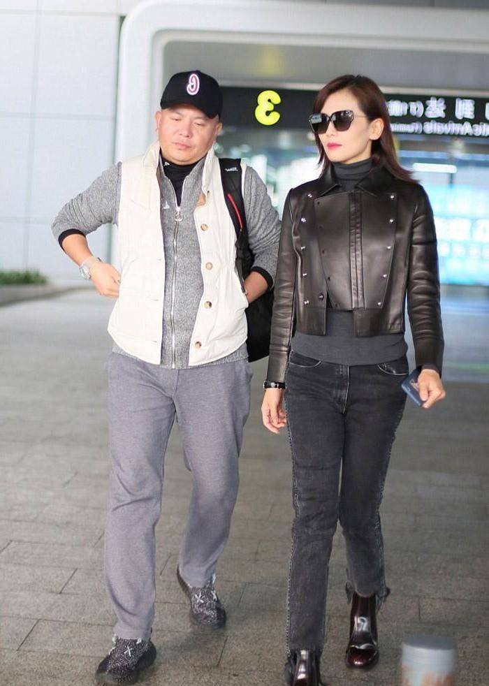 刘涛与富豪同框,"上短下高"打造高级感,比王珂漂亮多了_身材_效果_同