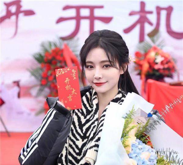 许佳琪新剧正式开机,个人首部女主剧,网友:期待公主搬砖_建筑_角色