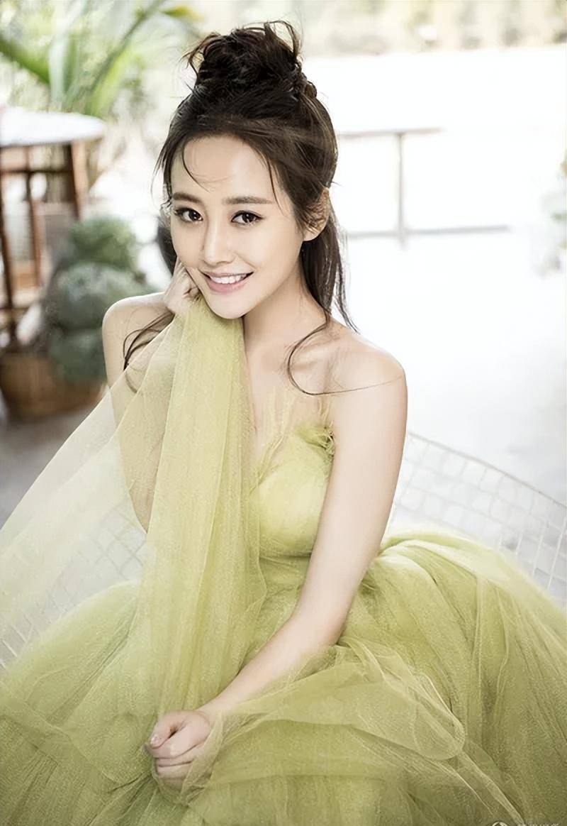 女神李纯晒健身照!身材婀娜多姿,手臂肌肉线条完美_运动_都会_上衣