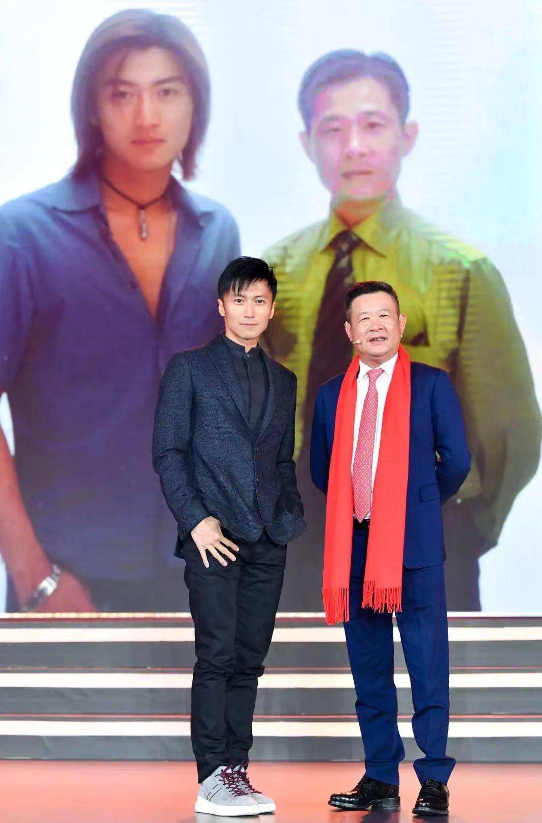 雷军坐一起,这一刻我才知道谢霆锋在商界的地位有多牛_公司_业务_谢贤