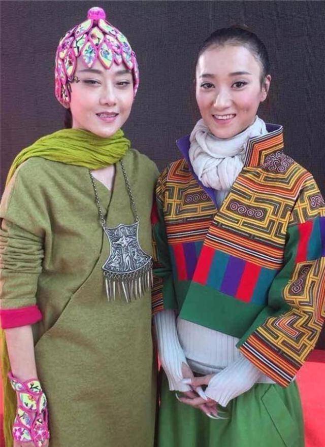 杨舞参与过不少杨丽萍编导的独舞,得过舞蹈大赛的金奖,还领衔主演了原