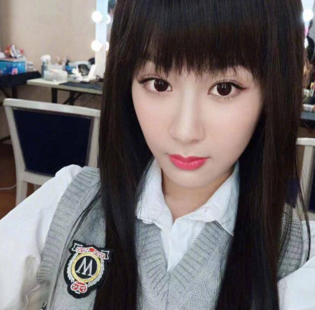 以为短发的杨紫够美了,看她齐刘海长发,才知道啥是"真女神"_高冷范