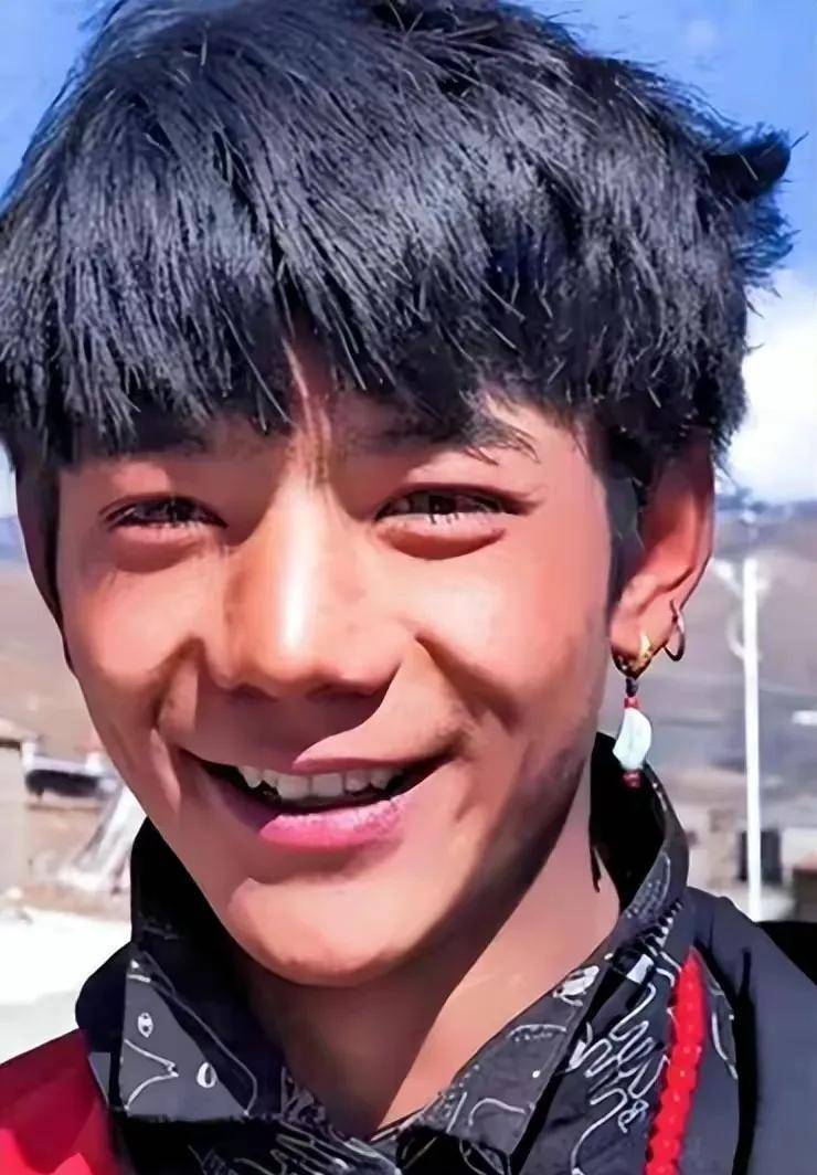 走红一年后,娱乐圈中的残酷真相,在他的身上体现得淋漓尽致_丁真_因为