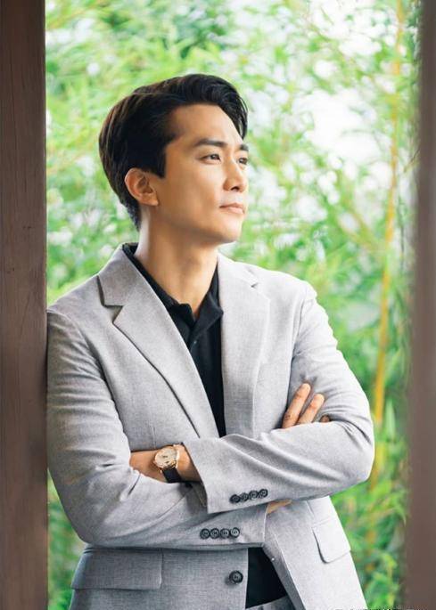 抢兄弟女友作假逃脱兵役,用出位博眼球,初代韩剧男神人品堪忧_宋承宪