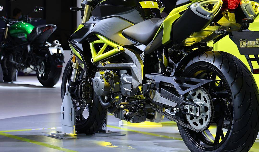 领克四缸大摩托,四秒多的弹射驾驶乐趣,5.