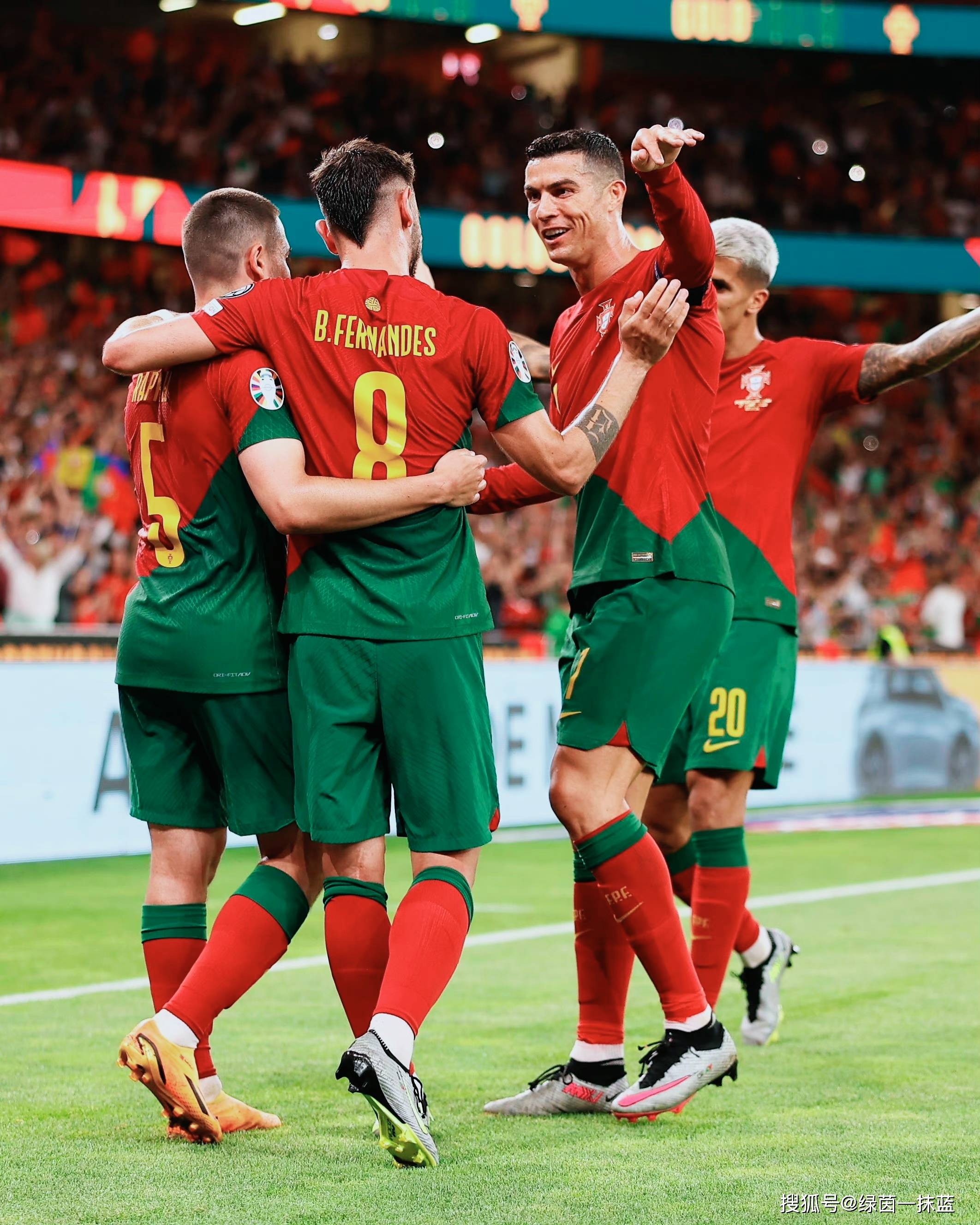 欧洲杯预选赛葡萄牙3:0大胜波黑,葡萄牙积9分领跑积分榜