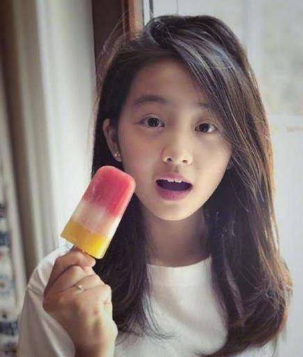 有一种整容叫"曹格女儿长大",包子脸变小尖脸,而他却越来越胖_grace