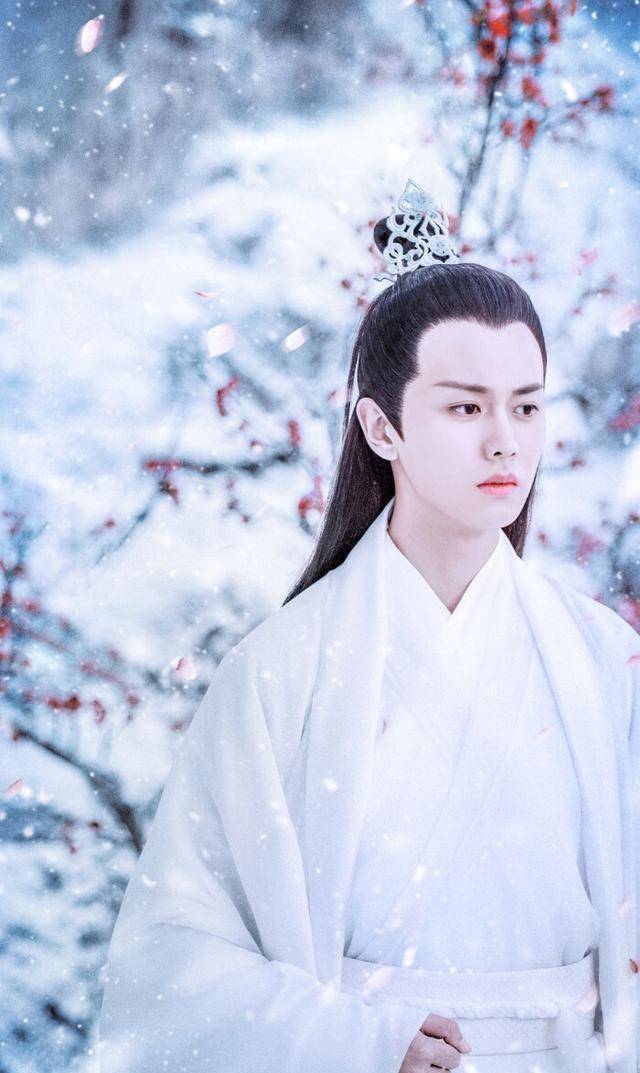 娱乐圈中新晋古装男神,邓伦朱一龙任嘉伦上榜,第一帅到想舔屏_造型