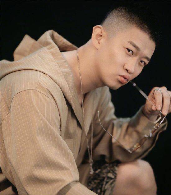 曹云金七夕密会女子,疑似婚前就有瓜葛_认可_恋情_照片