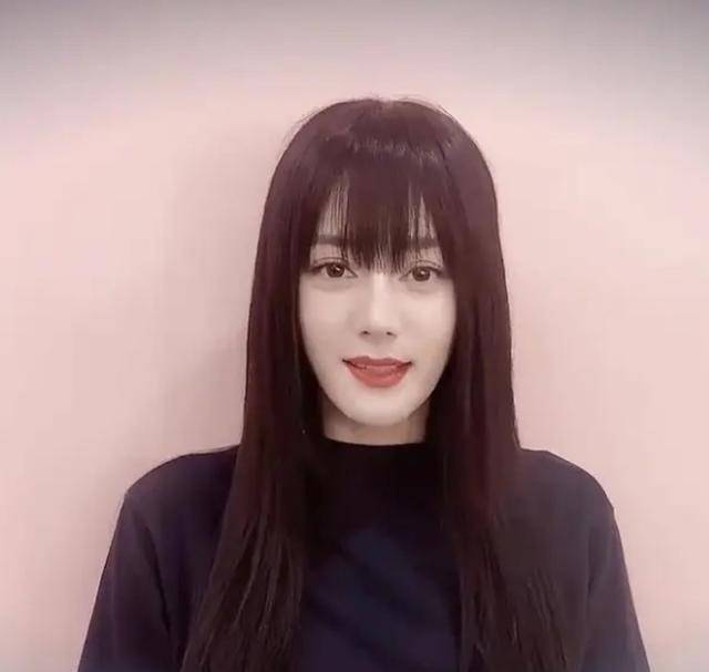 有种"认不出"叫女明星变齐刘海,关晓彤显胖,杨紫没有换脸吧?